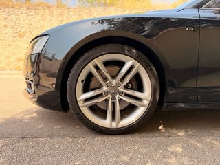 Audi S5 V8 QUATTRO (50.000km) JOYA SOBRE RUEDAS.