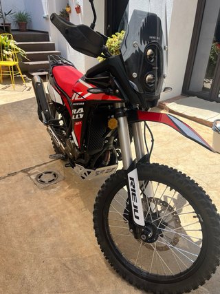 RIEJU 307 R Enduro Roja y Blanca.