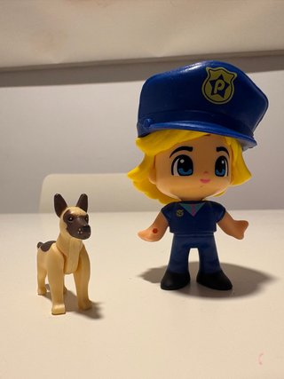 Muñeco policía con mascota