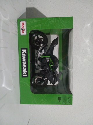 Maisto Kawasaki Moto 1/12