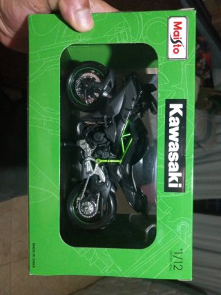 Maisto Kawasaki Moto 1/12