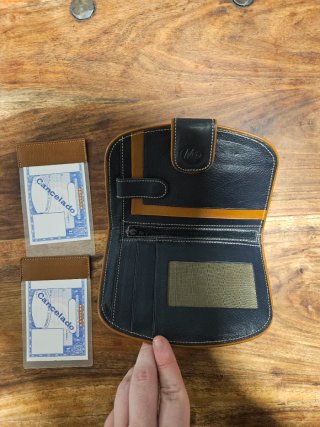 Cartera de cuero para mujer