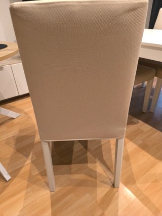 Mesa extensible IKEA EKEDALEN + 4 sillas BERGMUND