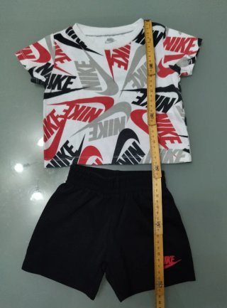 Completo Nike t-shirt e pantaloncini €7,90