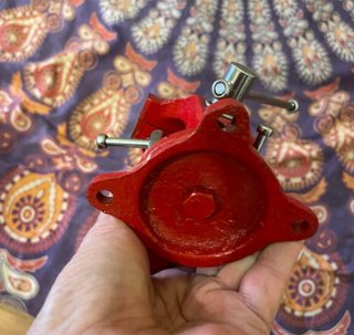 Tornillo de banco rojo de sobremesa