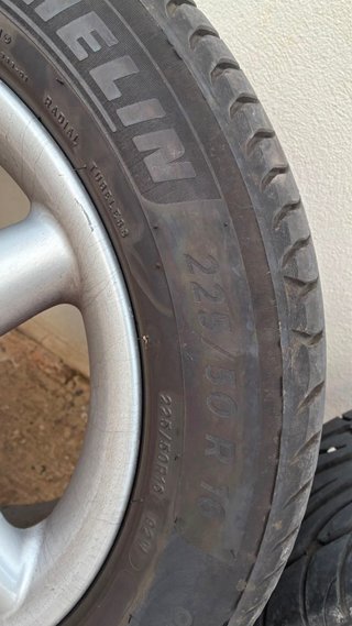 Llantas Mercedes 16 con neumáticos Michelin