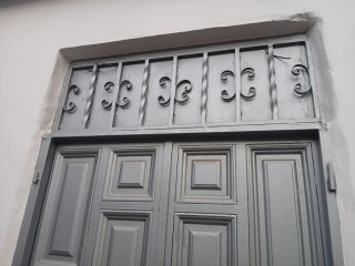 Puerta de hierro segura con 3 cerraduras