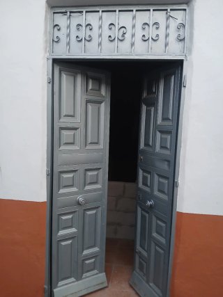 Puerta de hierro segura con 3 cerraduras