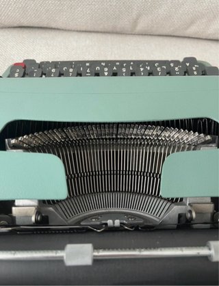Máquina de escribir Olivetti Lettera 32