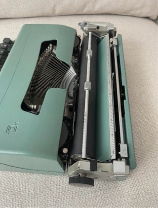 Máquina de escribir Olivetti Lettera 32