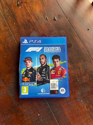 PS4 Pro + Rocket League y F1 2021