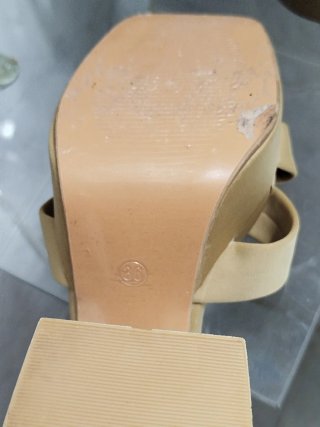 Sandalias tacón adornos joya talla 36