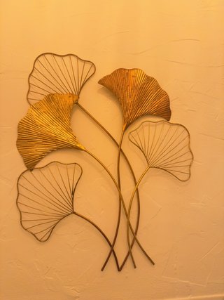 Decoración pared hojas doradas metal