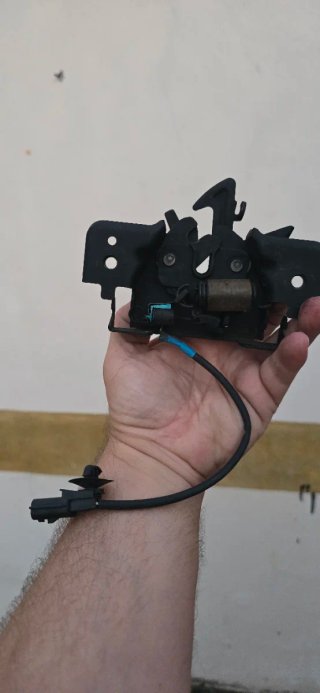 Fecho Capot Megane IV