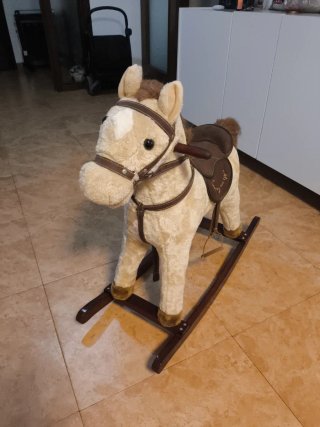 Caballo balancín con sonido