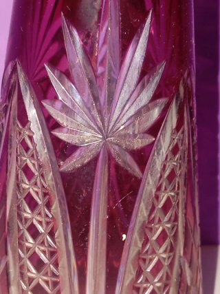 Cristal Bohemia Rojo Tallado