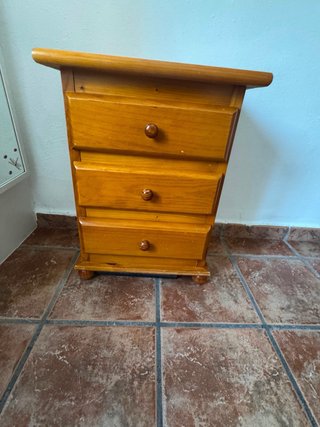 Mesita de noche madera maciza