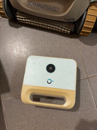 Robot Limpiafondos Delfín - PARA PIEZAS.