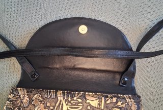 Bolso bandolera vintage con motivo egipcio dorado