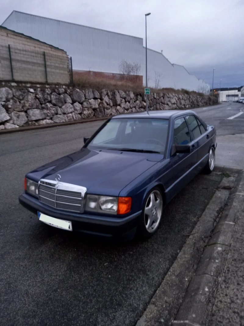 Mercedes 190 - foto 1