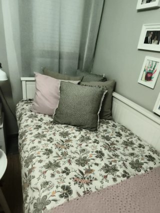 Ikea HEMNES Diván con 3 cajones,y dos colchones