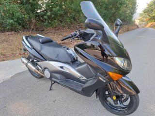 Yamaha Tmax 500.