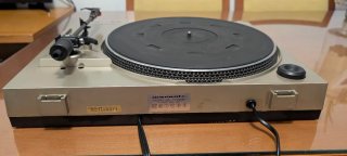 Tocadiscos Marantz TT 2200