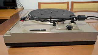 Tocadiscos Marantz TT 2200