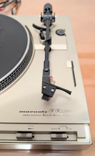 Tocadiscos Marantz TT 2200