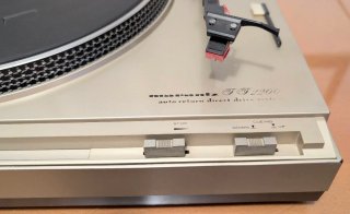 Tocadiscos Marantz TT 2200
