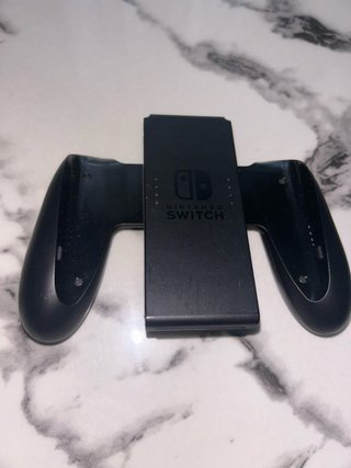 Nintendo Switch + custodia + giochi