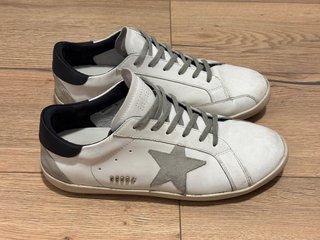 Golden Goose Superstar Grises Talla 42
