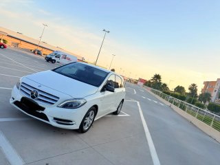 Mercedes-Benz b200 2012