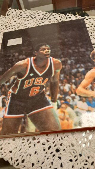 El Libro de oro del basket 1923-1985