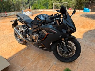 Honda CBR650R Negra