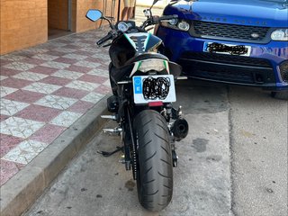Kawasaki Z750 Naked Blanca y Verde