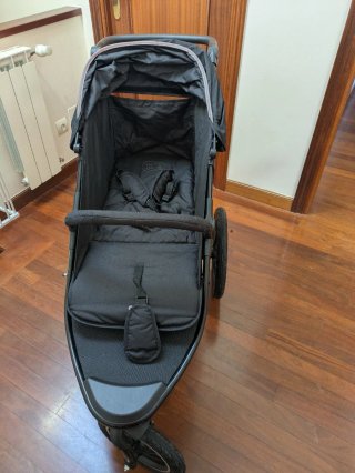 Carrito de bebé para correr Kinderkraft Helsi