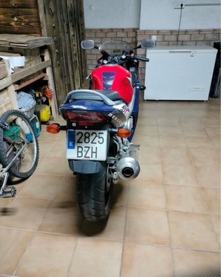 Honda 600 F1 Roja