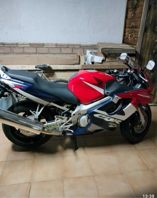 Honda 600 F1 Roja