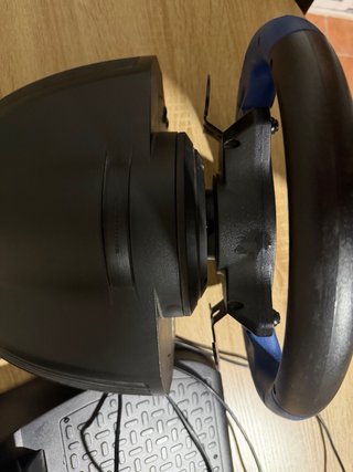 Volante e Pedali Thrustmaster T150 per PS4