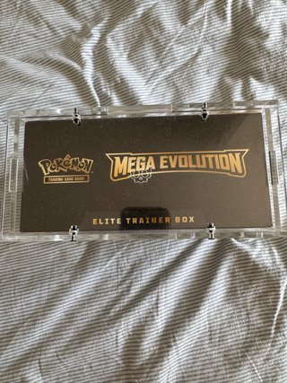 Pokémon ETB Mega Evolution (Mega Lucario) 🇬🇧