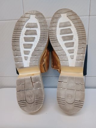 Sandalias Zara Negras y Doradas