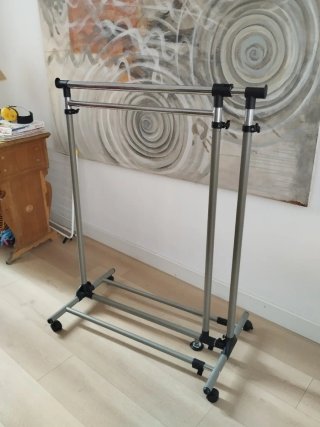 Perchero Ropa Extensible Metal y Plástico