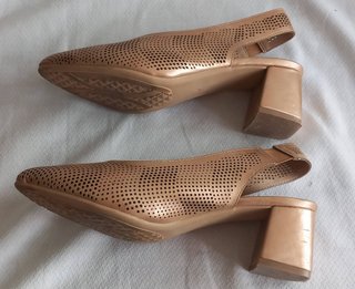 ZAPATOS DORADOS