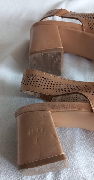 ZAPATOS DORADOS