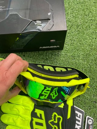 Guantes y Gafas Motocross 100% Fox