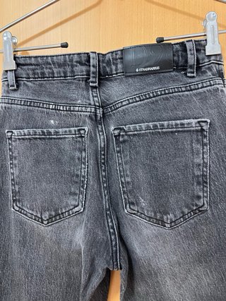 Pantalón tejano gris Stradivarius