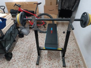 Conjunto de utensilios para hacer deporte.