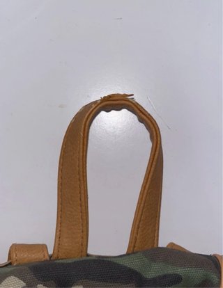 Mini mochila camuflaje Inside detalles cuero