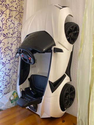 Coche eléctrico infantil blanco